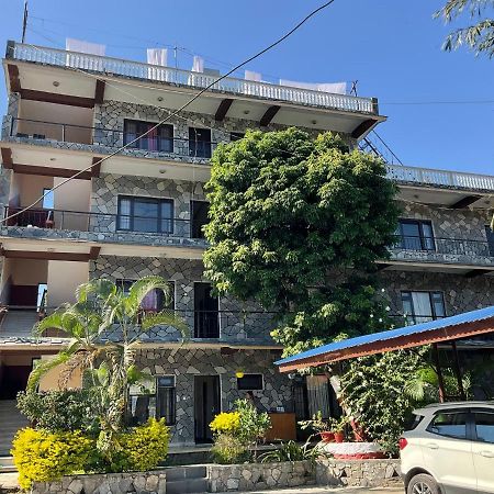 Trekkers Lodge Pokhara Bagian luar foto