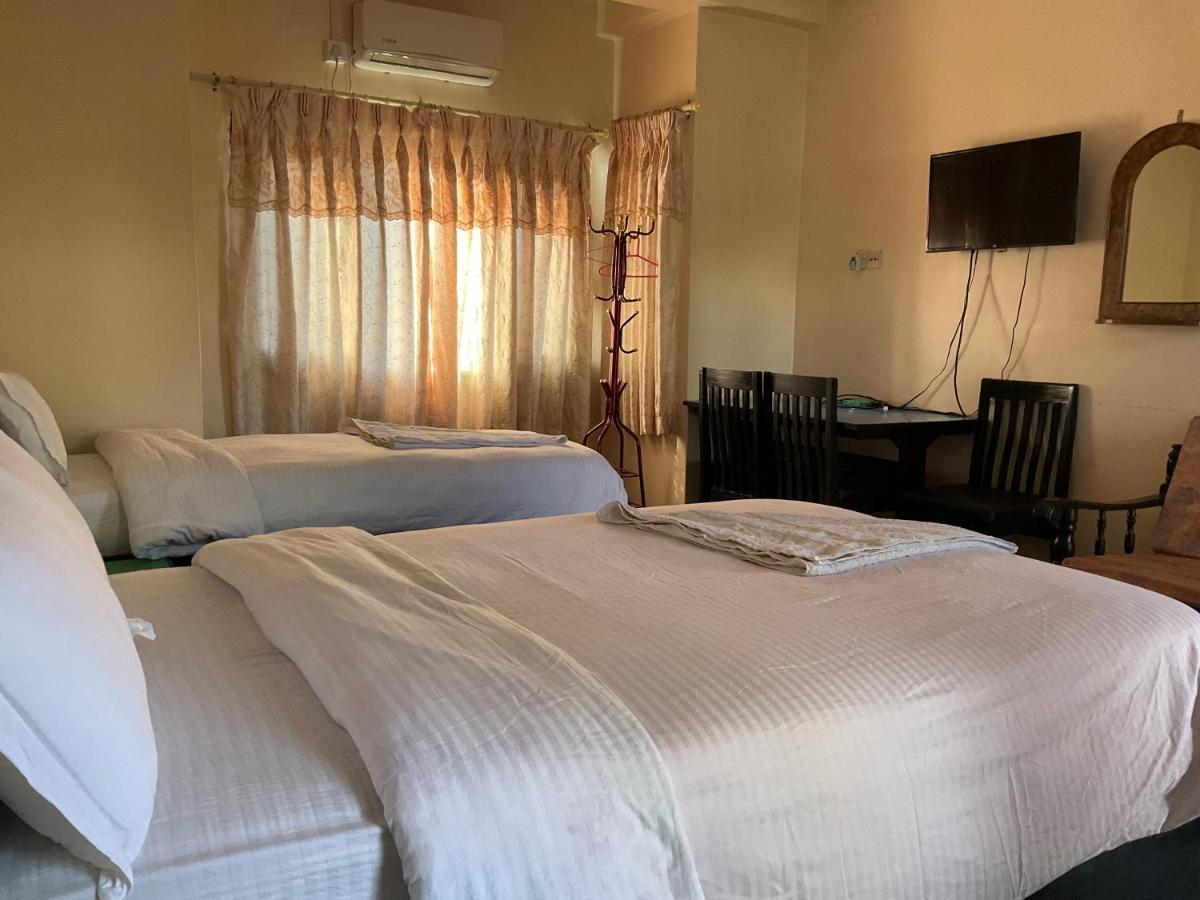 Trekkers Lodge Pokhara Bagian luar foto