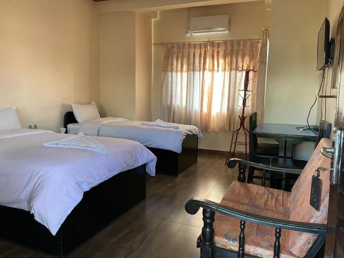 Trekkers Lodge Pokhara Bagian luar foto