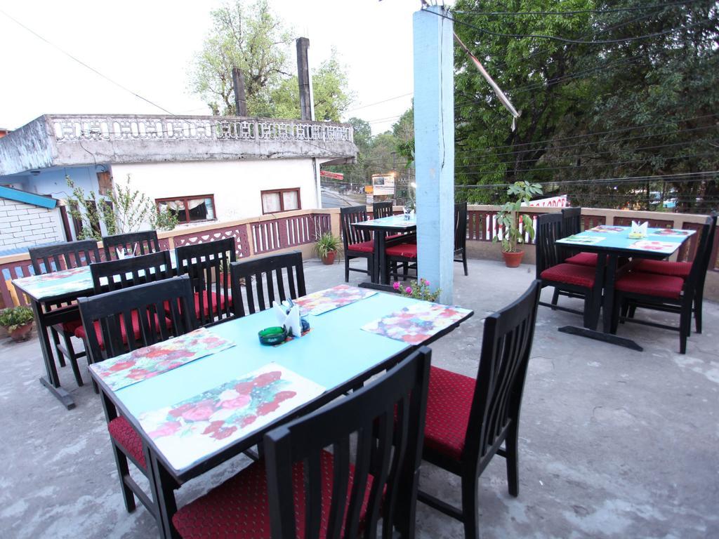 Trekkers Lodge Pokhara Bagian luar foto