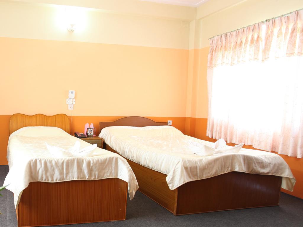 Trekkers Lodge Pokhara Ruang foto