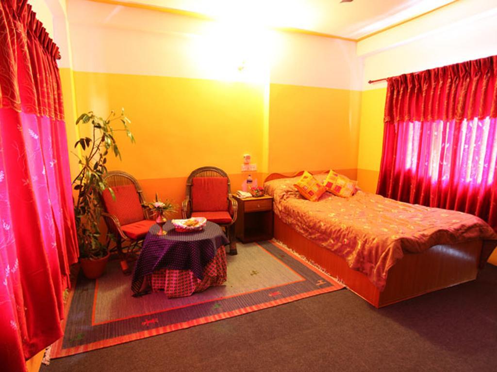 Trekkers Lodge Pokhara Ruang foto