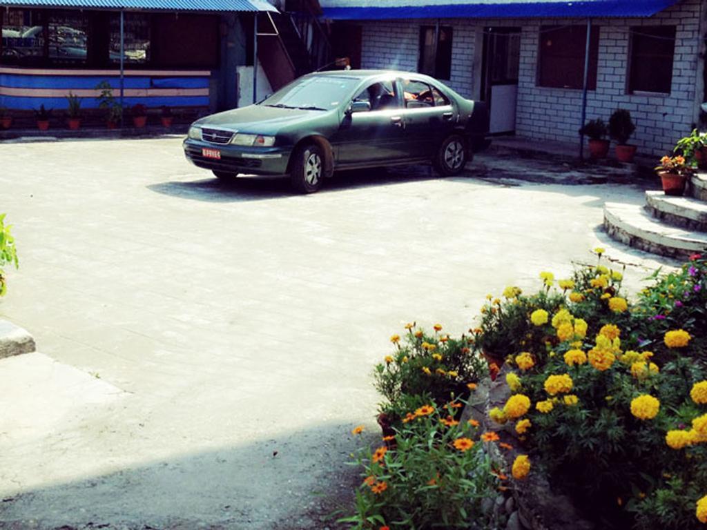 Trekkers Lodge Pokhara Bagian luar foto
