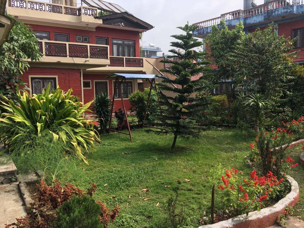 Trekkers Lodge Pokhara Bagian luar foto