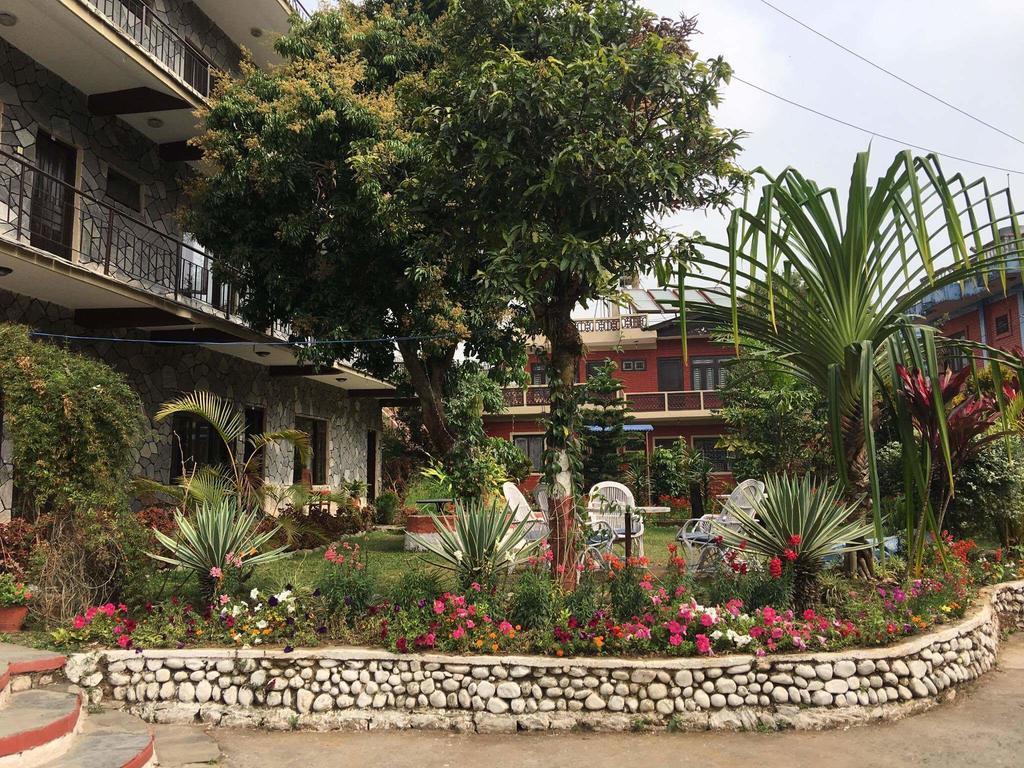 Trekkers Lodge Pokhara Bagian luar foto