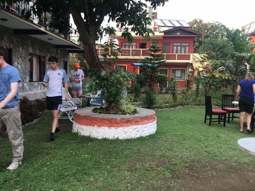 Trekkers Lodge Pokhara Bagian luar foto