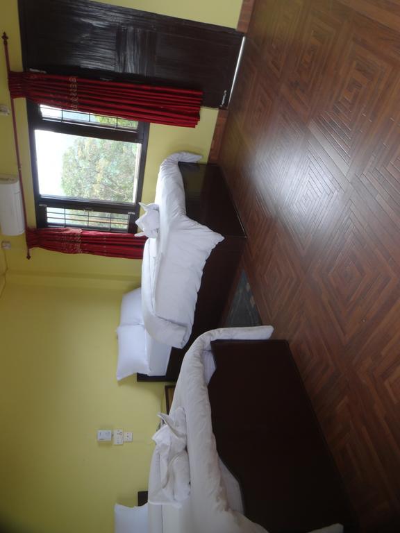Trekkers Lodge Pokhara Bagian luar foto